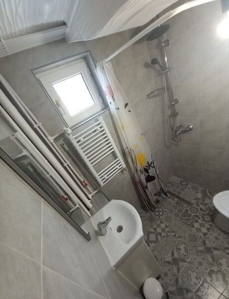 Titan, Bd. 1 Decembrie 1918, stradal, Auchan, TV, AC, renovata